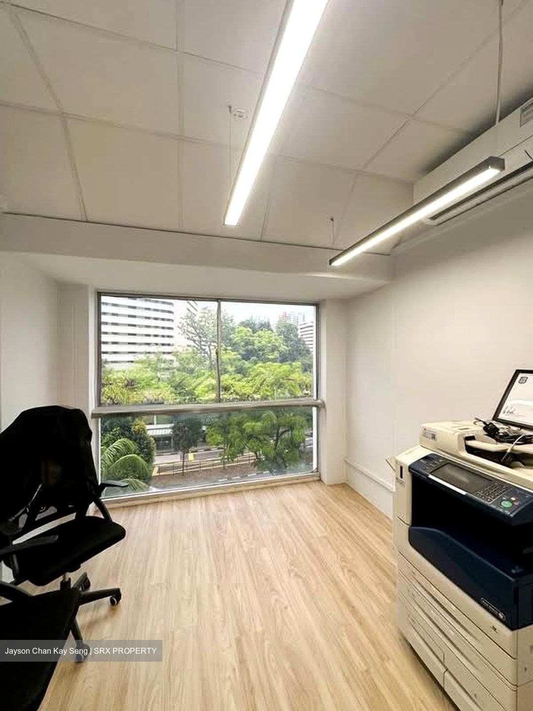 Jurong Gateway Road (D22), Office #596883201